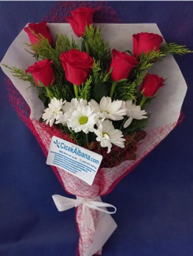 buket-7-kirmizi-gul-1-papatya